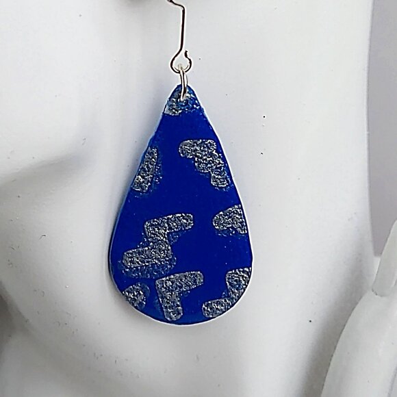 Handmade blue color polymer clay earrings. Boucles d'oreilles fait à la main - Picture 5 of 6